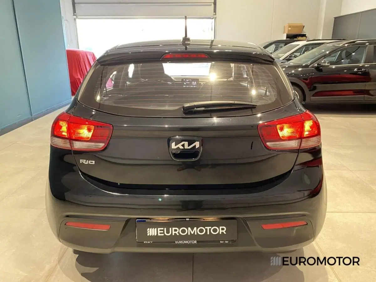 Kia Rio usata a Bari (10)