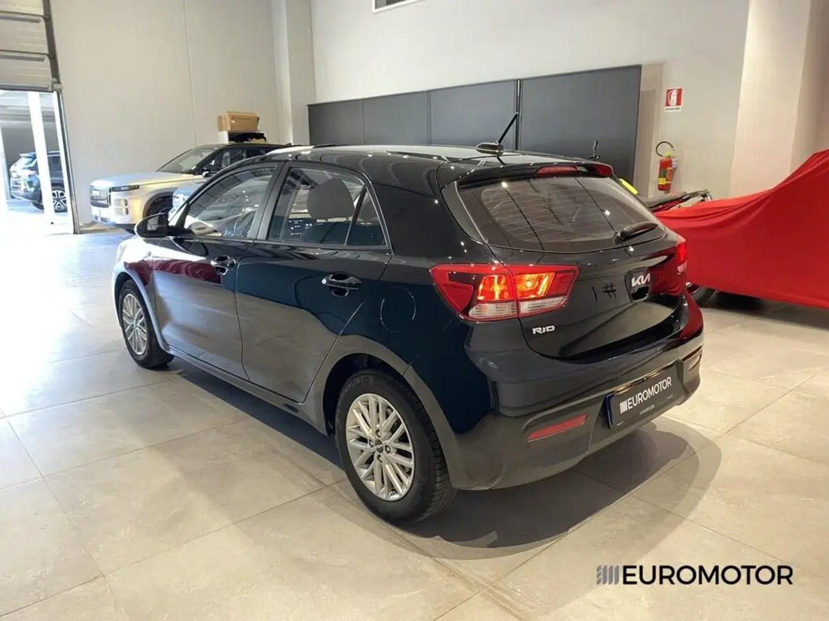 Kia Rio usata a Bari (11)