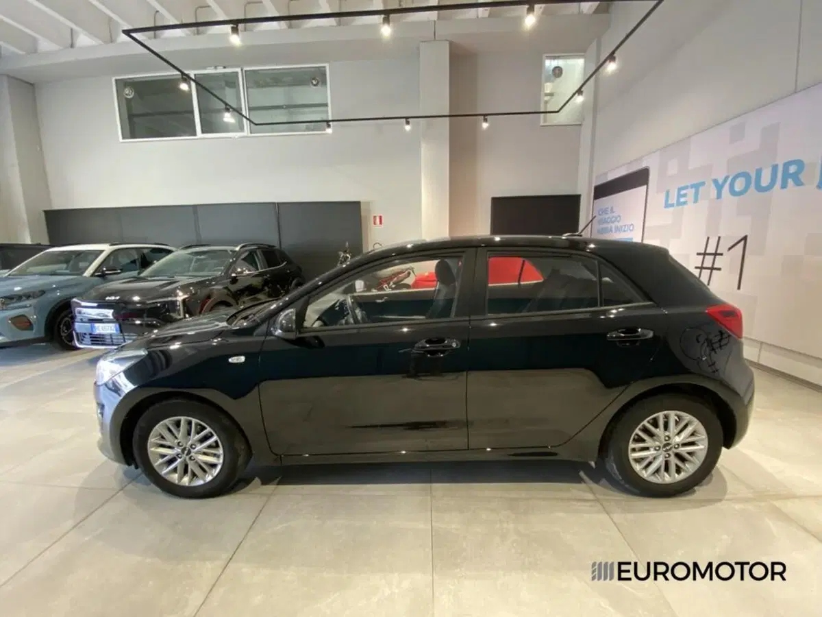 Kia Rio usata a Bari (2)