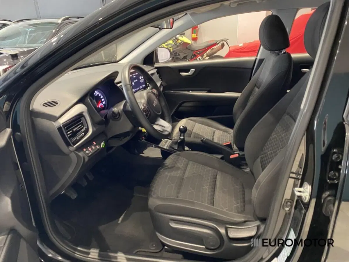 Kia Rio usata a Bari (3)