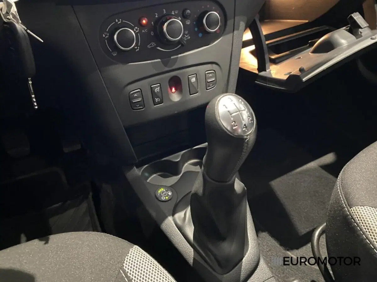 Dacia Sandero usata a Bari (14)