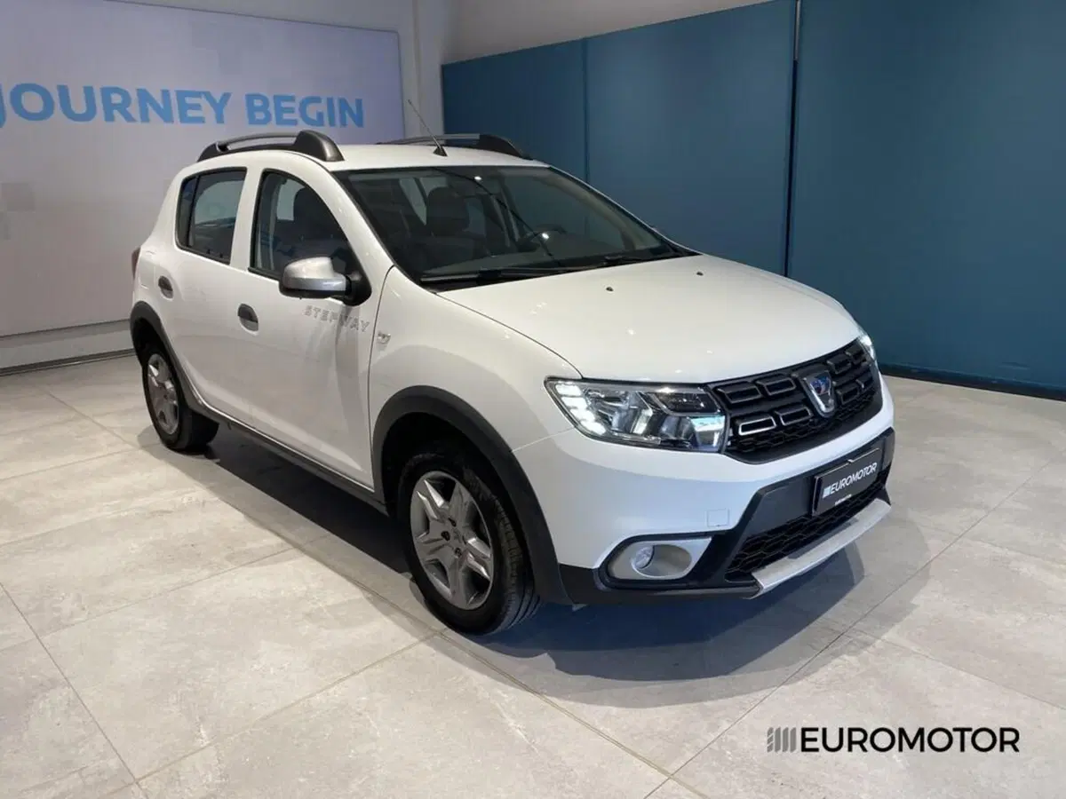 Dacia Sandero usata a Bari (3)