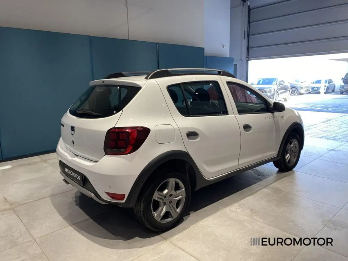 Dacia Sandero usata a Bari (5)