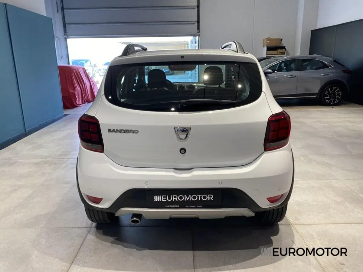 Dacia Sandero usata a Bari (6)