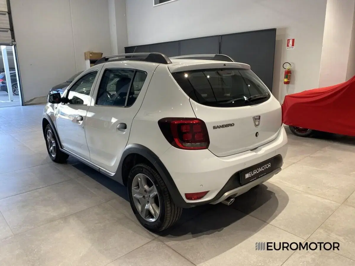 Dacia Sandero usata a Bari (7)