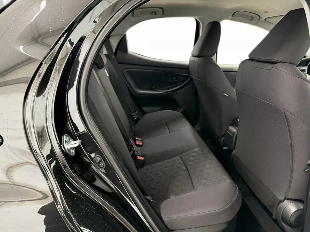 Toyota Yaris Cross nuova a Monza e Brianza (9)
