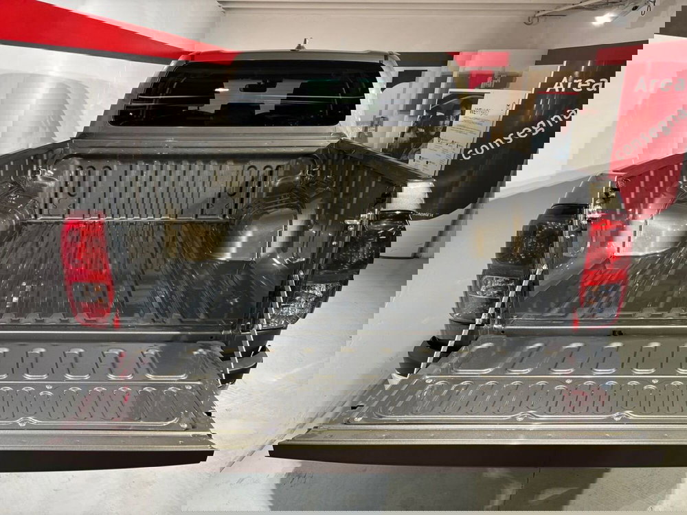 Toyota Hilux nuova a Lecco (12)