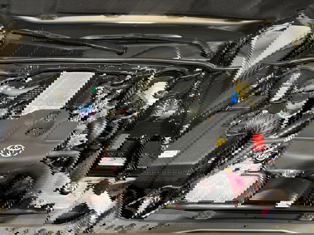 Toyota Hilux nuova a Lecco (16)