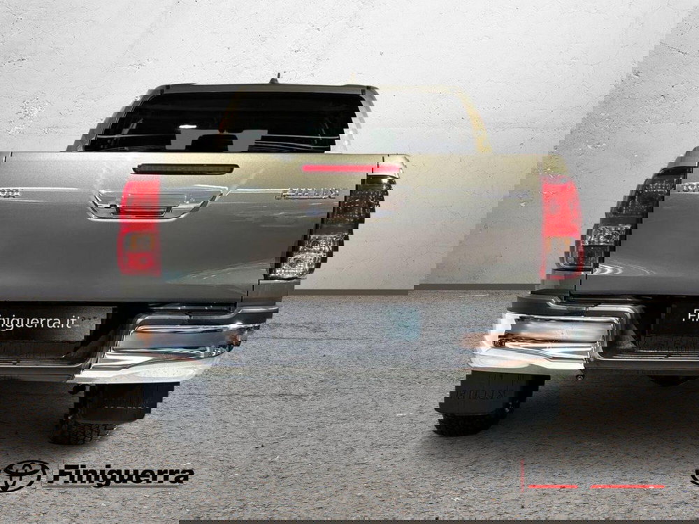 Toyota Hilux nuova a Lecco (3)