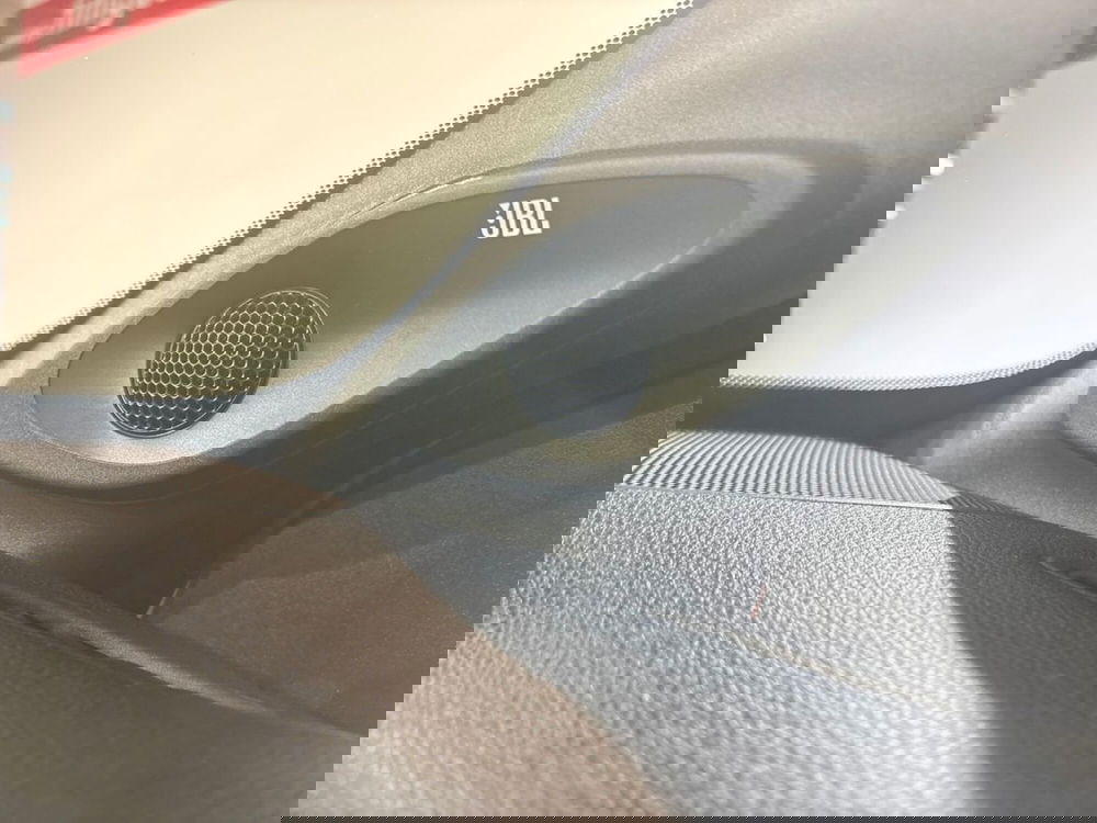 Toyota Aygo X nuova a Lecco (18)