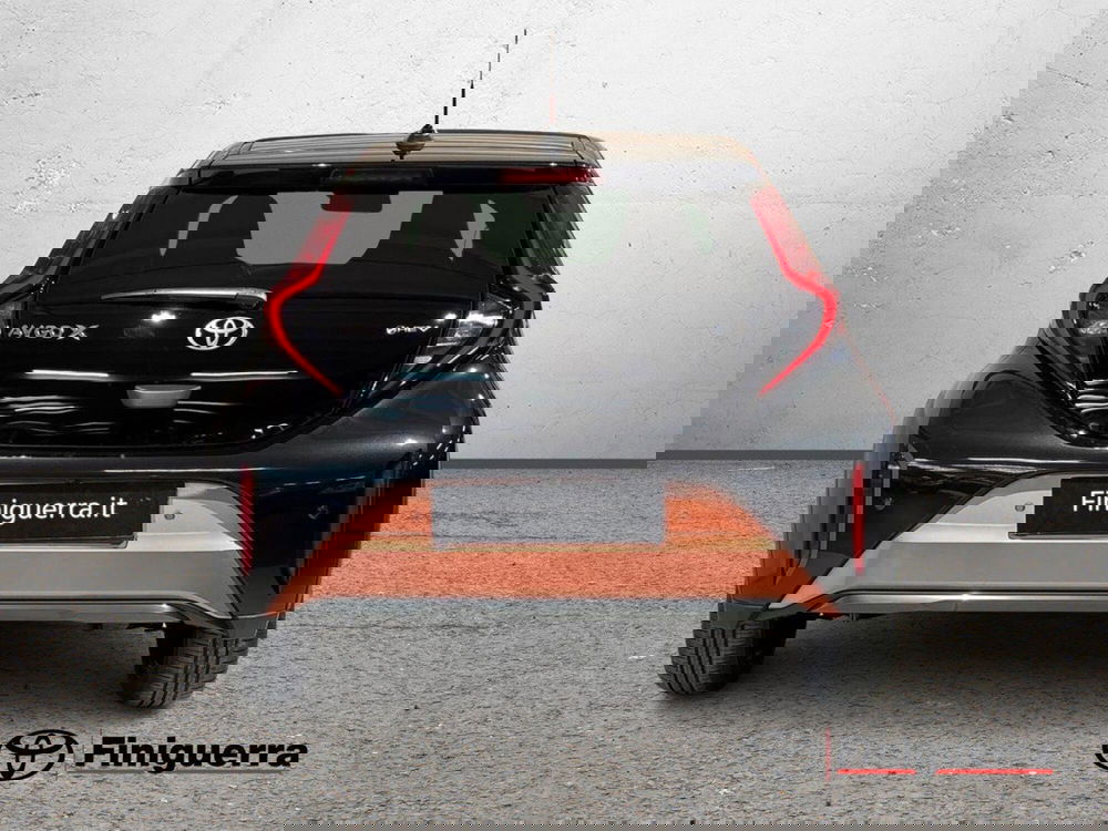 Toyota Aygo X nuova a Lecco (3)