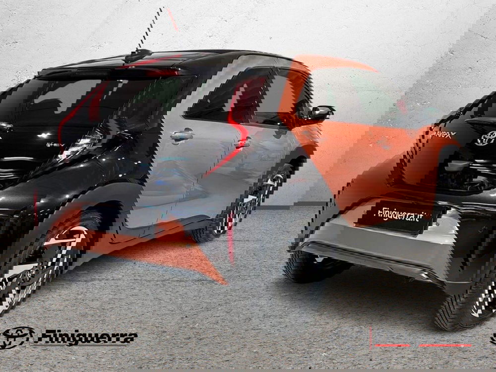 Toyota Aygo X nuova a Lecco (4)