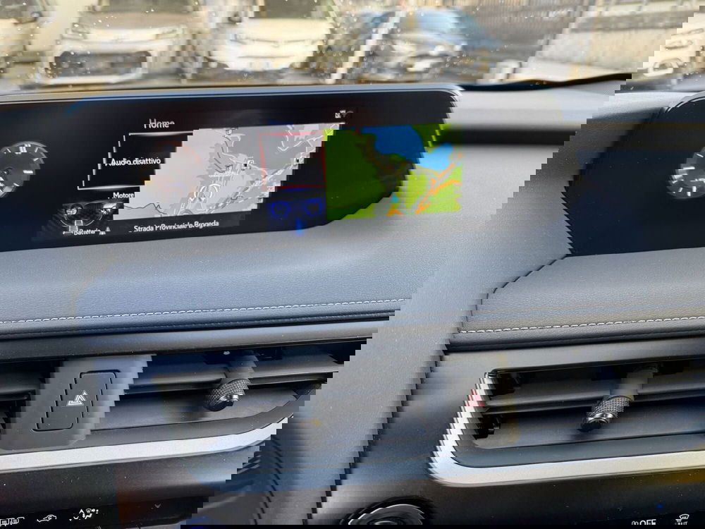 Lexus UX usata a Como (11)