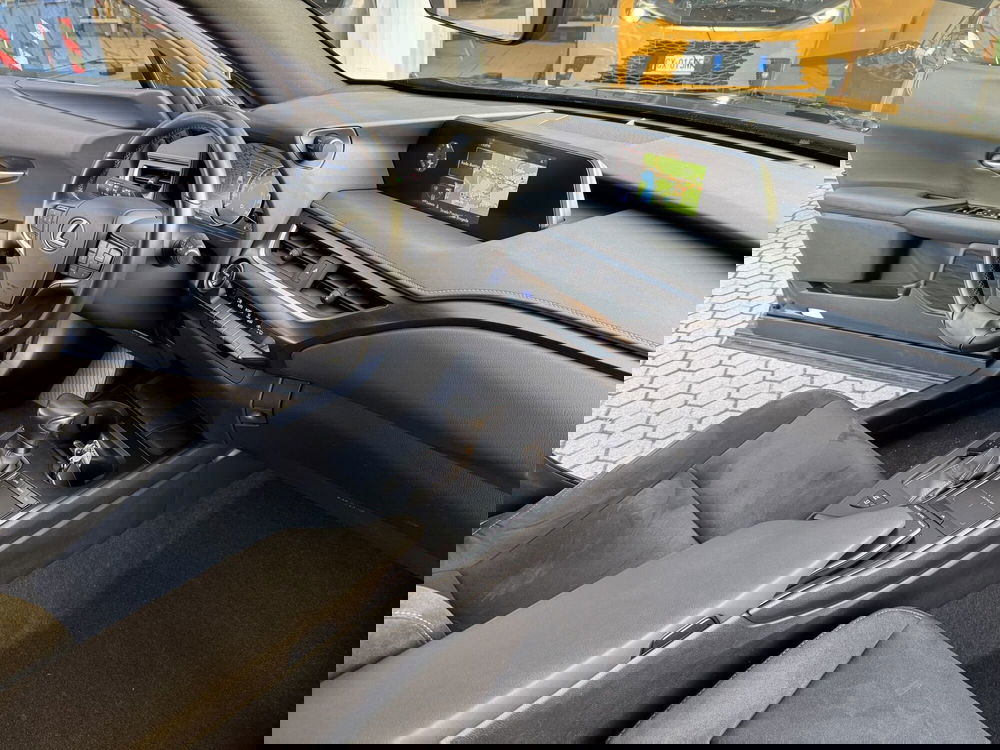 Lexus UX usata a Como (6)