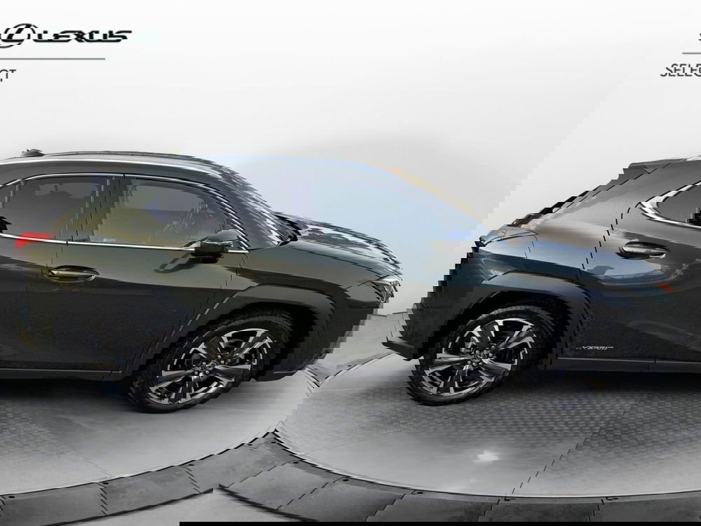 Lexus UX usata a Como (9)