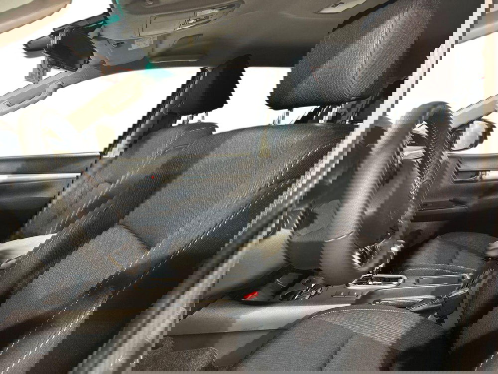 Toyota Hilux nuova a Lecco (10)