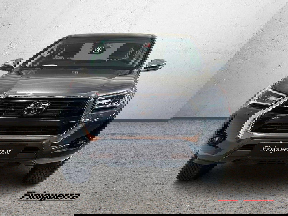 Toyota Hilux nuova a Lecco (2)