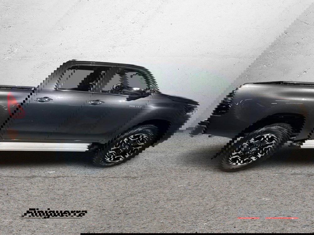 Toyota Hilux nuova a Lecco (5)