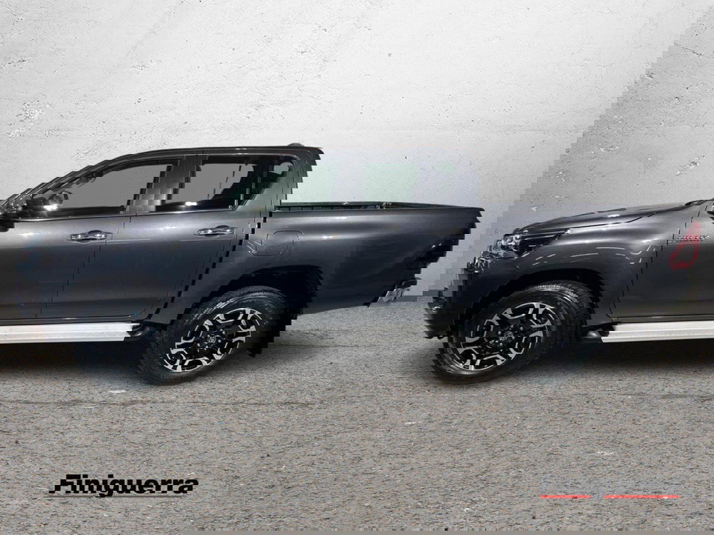 Toyota Hilux nuova a Lecco (6)