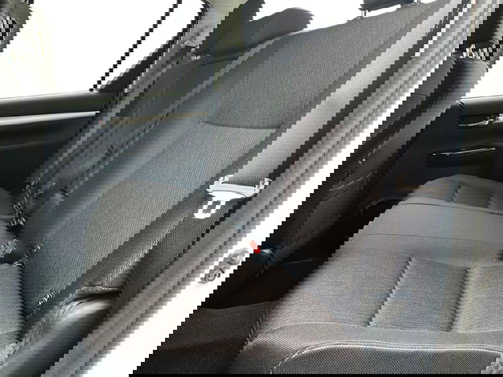 Toyota Hilux nuova a Lecco (11)