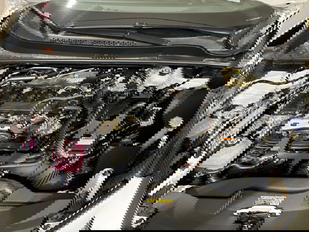 Toyota Toyota C-HR nuova a Lecco (16)