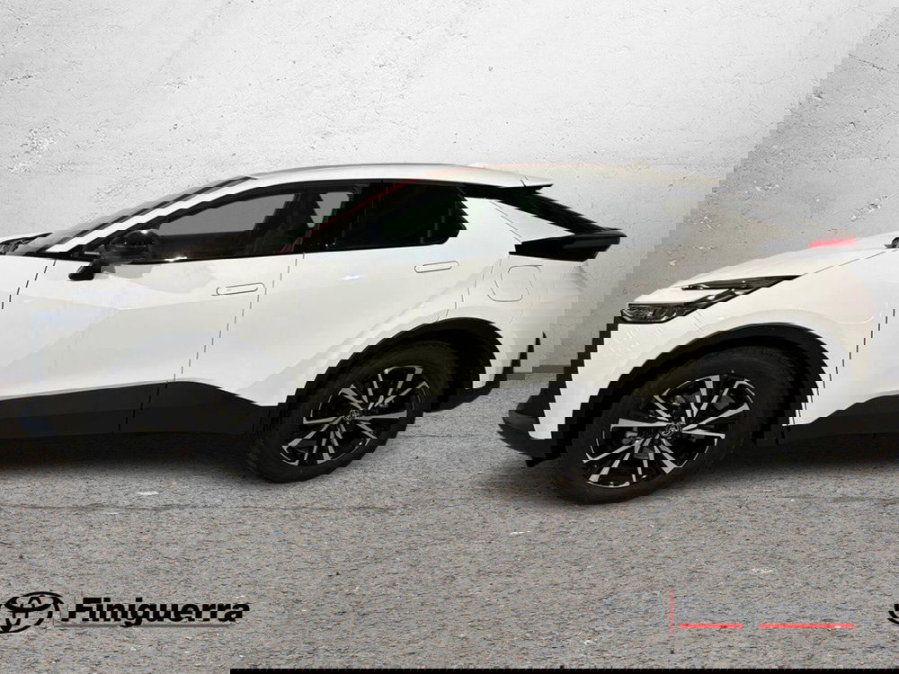 Toyota Toyota C-HR nuova a Lecco (6)