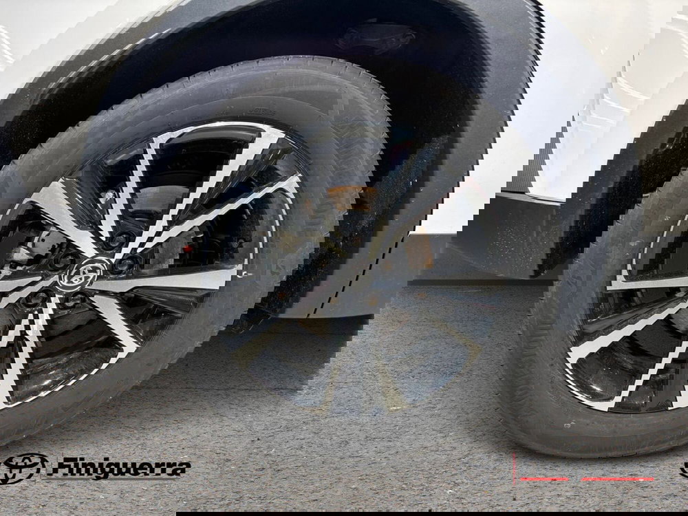 Toyota Toyota C-HR nuova a Lecco (7)