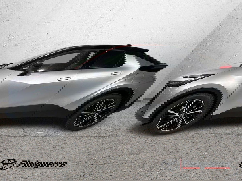 Toyota Toyota C-HR nuova a Lecco (6)