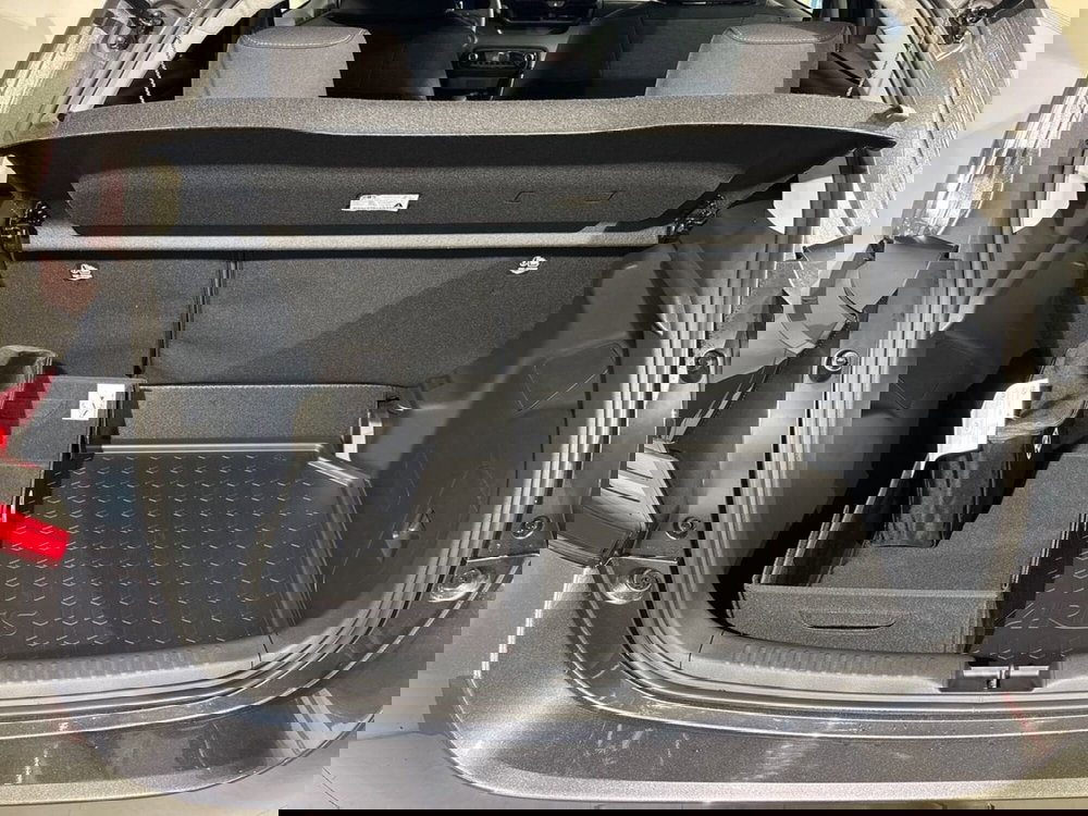 Toyota Yaris nuova a Lecco (12)