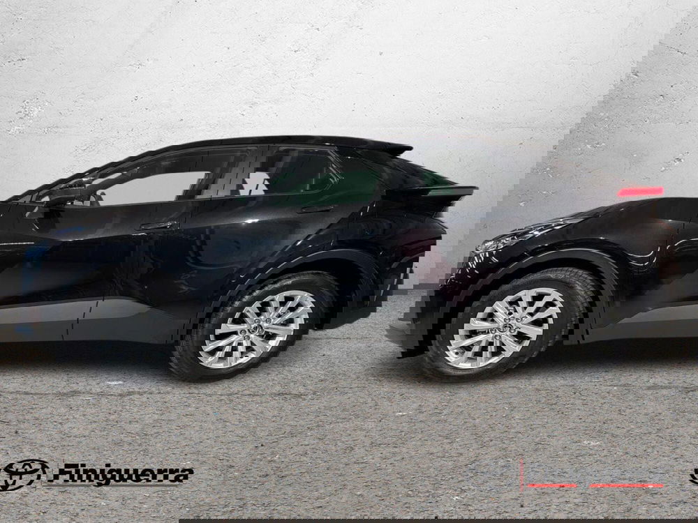 Toyota Toyota C-HR nuova a Lecco (6)