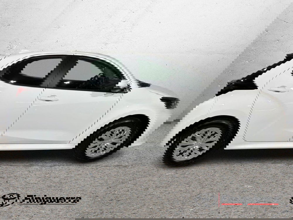 Toyota Yaris nuova a Lecco (5)