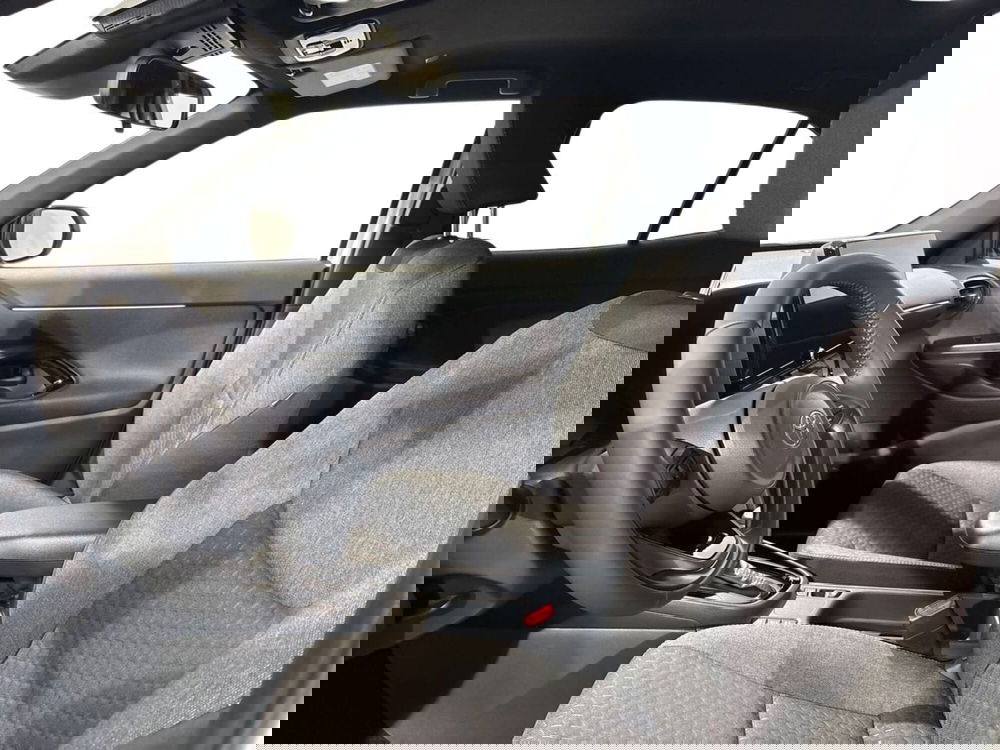 Toyota Yaris Cross nuova a Lecco (10)