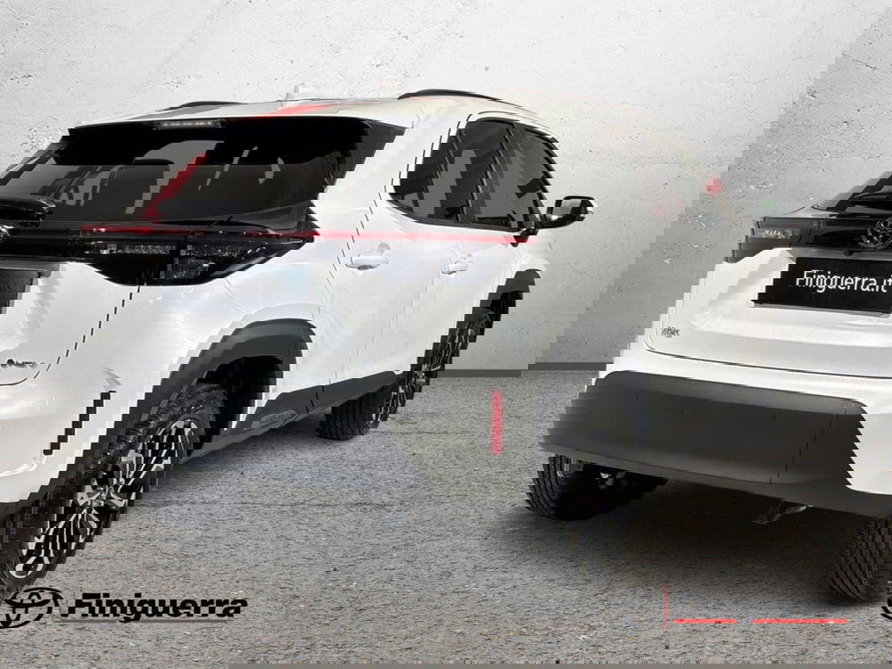 Toyota Yaris Cross nuova a Lecco (4)