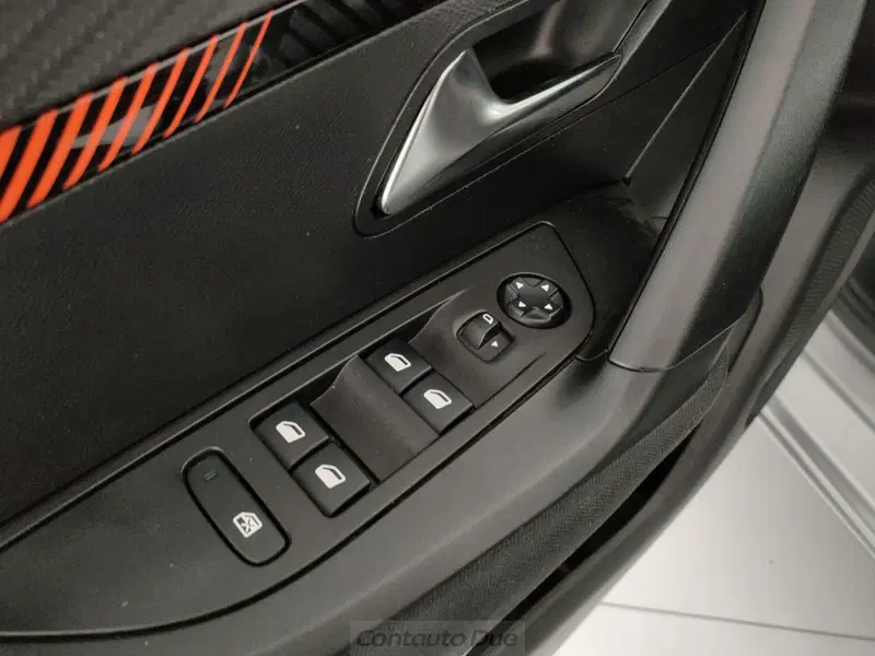 Peugeot 2008 usata a Caserta (17)