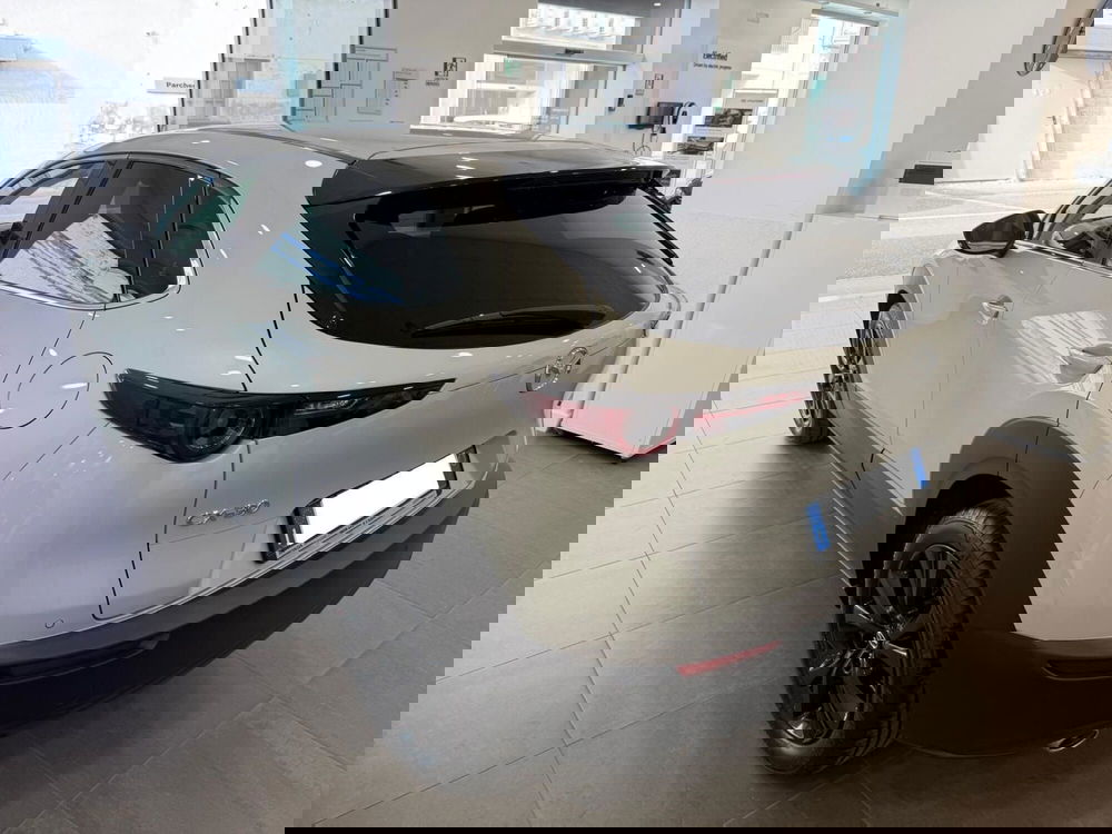 Mazda CX-30 nuova a Napoli (4)