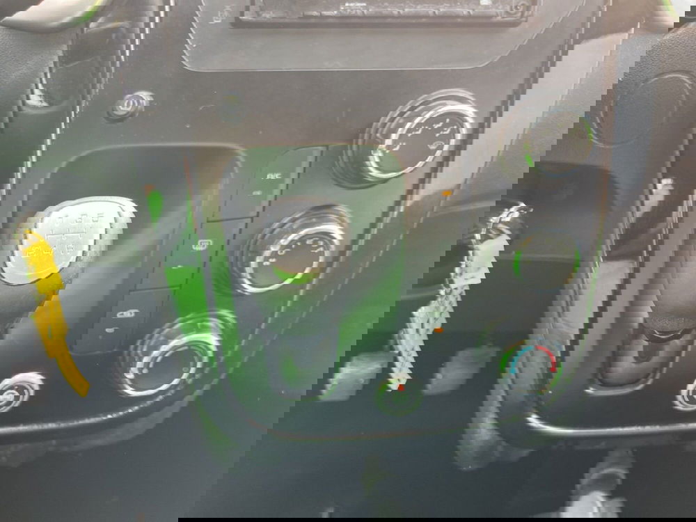 Mahindra KUV100 usata a Torino (10)