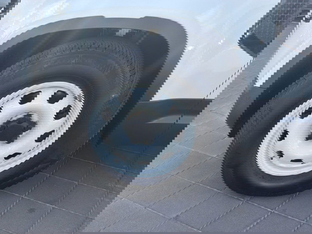 Land Rover Defender usata a Ragusa (5)