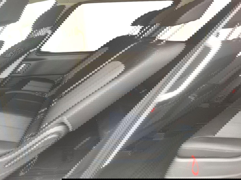 Hyundai Staria nuova a Pistoia (10)