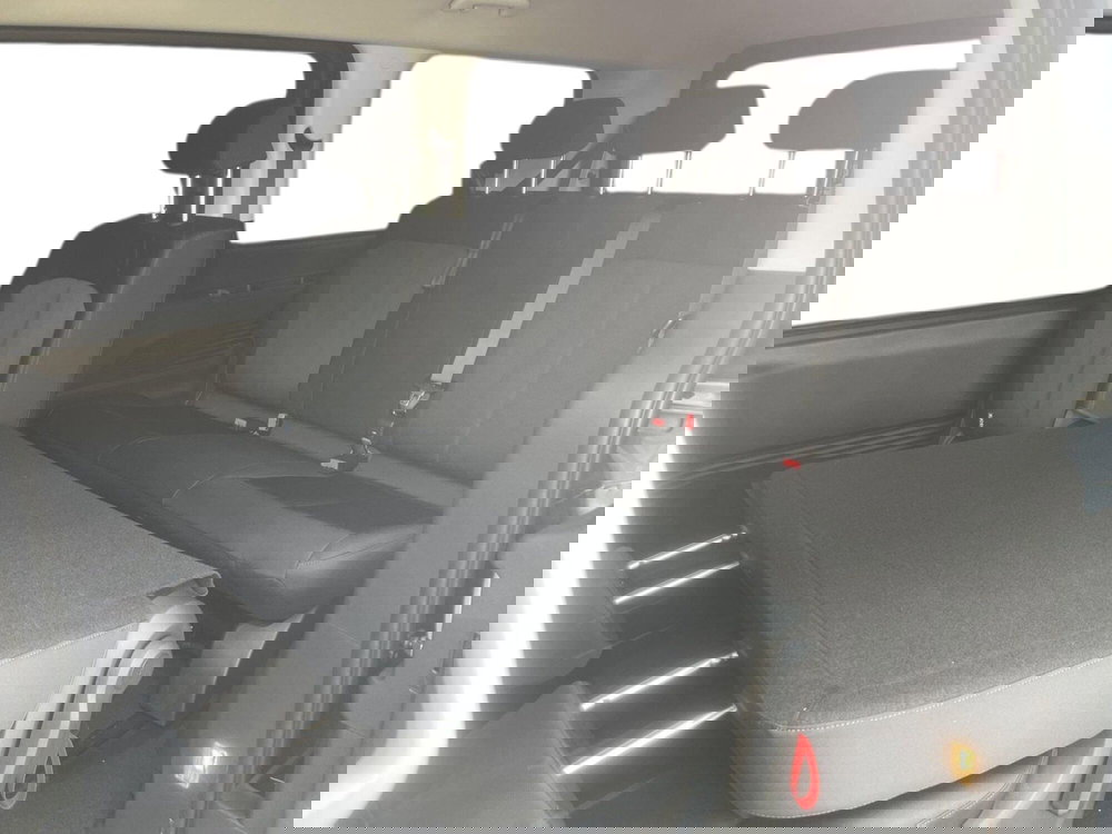 Hyundai Staria nuova a Pistoia (11)