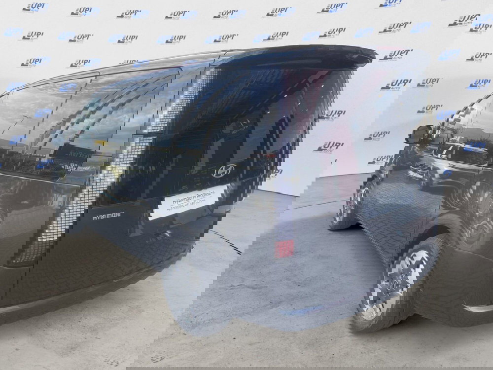Hyundai Staria nuova a Pistoia (2)