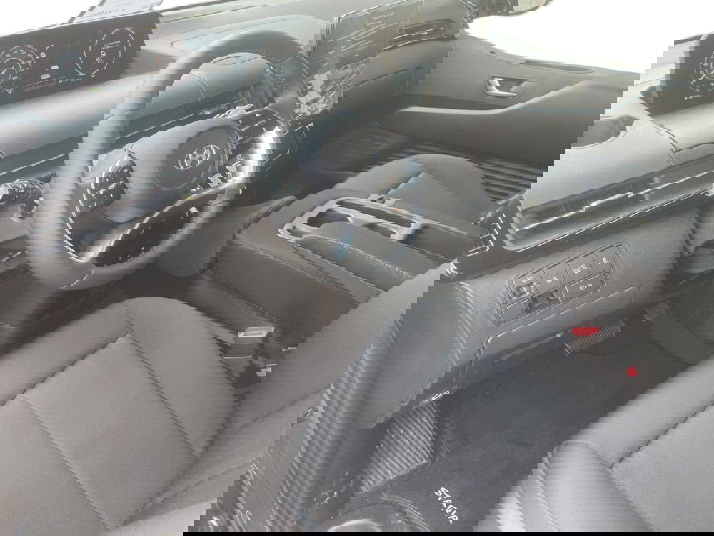 Hyundai Staria nuova a Pistoia (7)