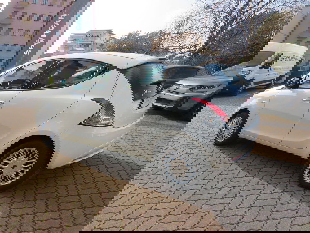 Lancia Ypsilon usata a Monza e Brianza (5)