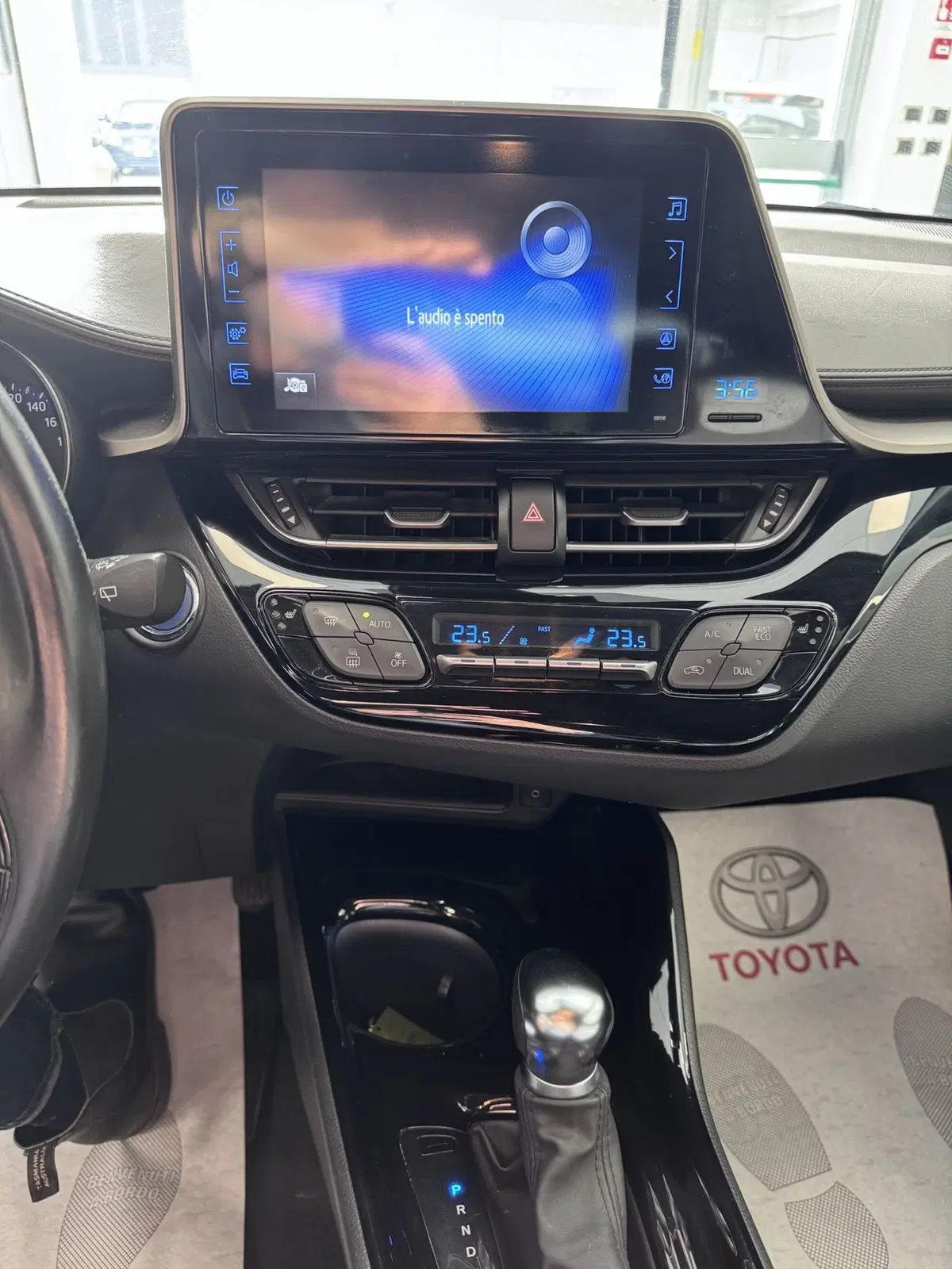 Toyota Toyota C-HR usata a Prato (12)