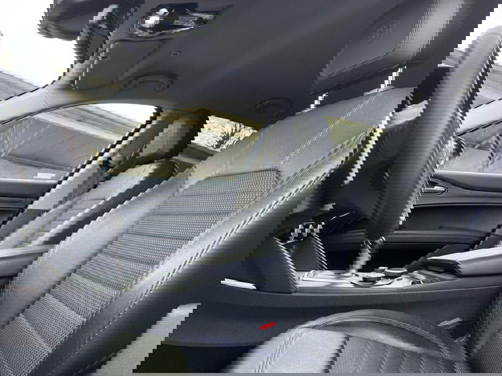 Alfa Romeo Stelvio usata a Alessandria (11)