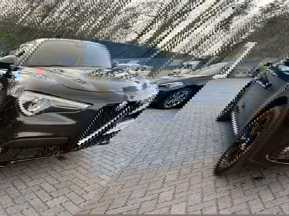 Alfa Romeo Stelvio usata a Alessandria (4)