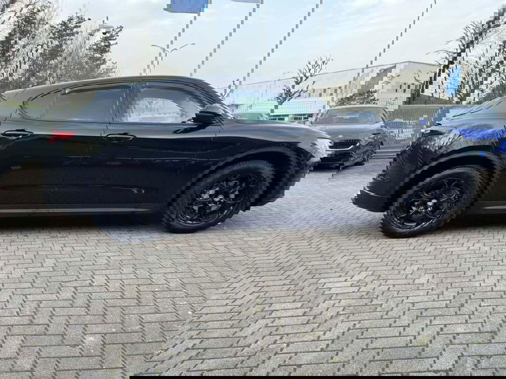 Alfa Romeo Stelvio usata a Alessandria (5)