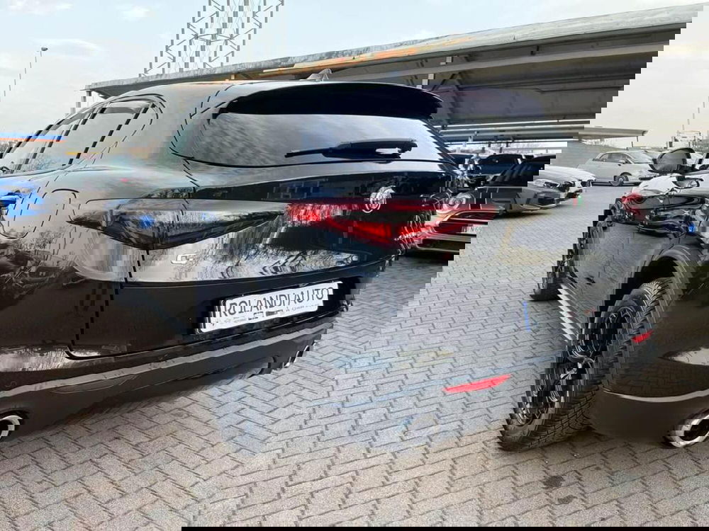 Alfa Romeo Stelvio usata a Alessandria (8)