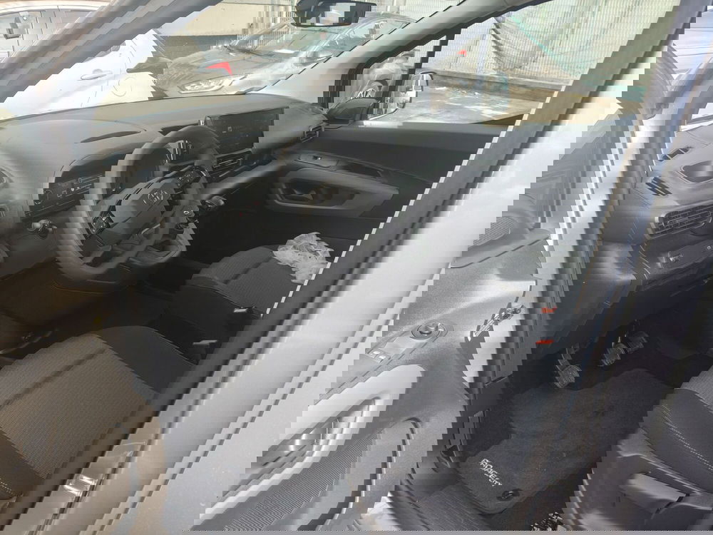 Toyota Proace City Verso nuova a Milano (3)