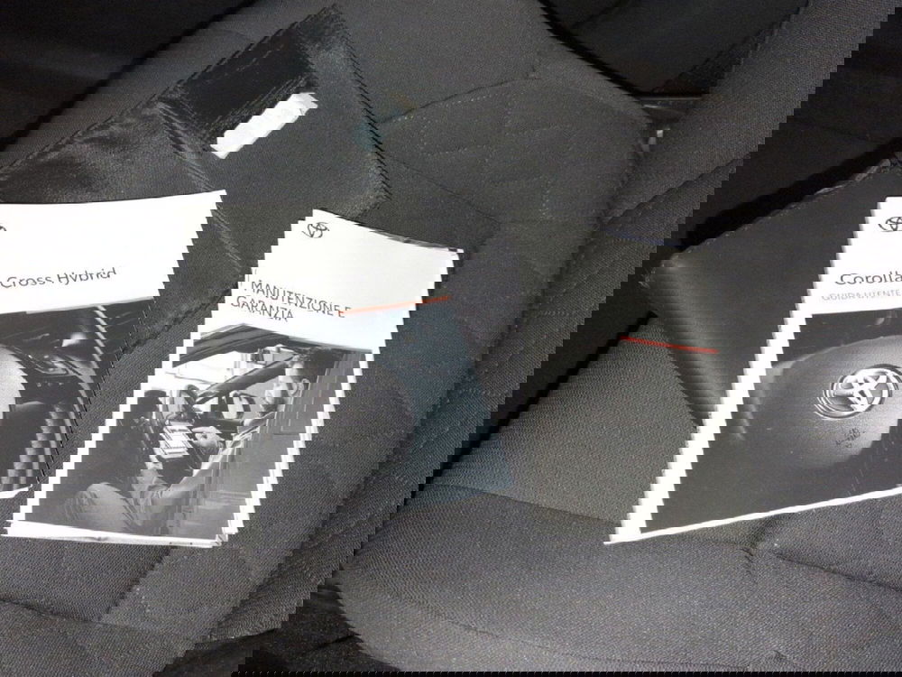 Toyota Corolla Cross Hybrid usata a Milano (18)