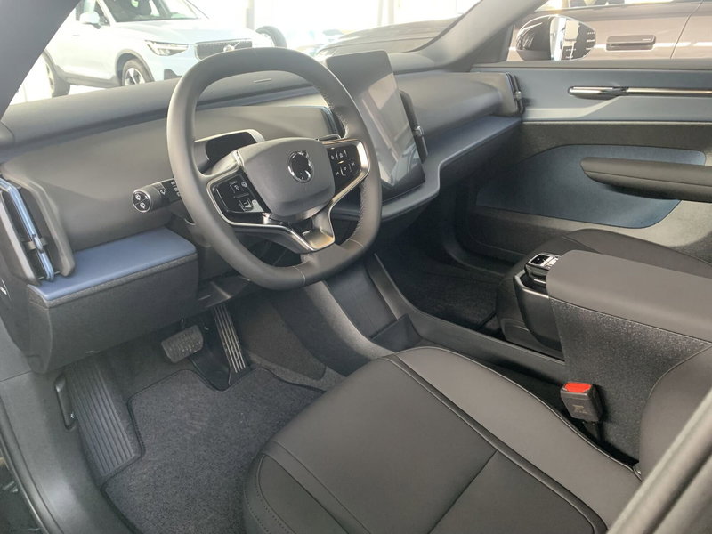 Volvo EX30 nuova a Ferrara (10)